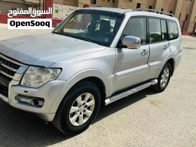 2016 ميتسوبيشي باجيرو GLS