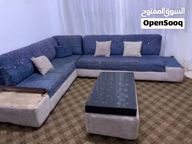 كورنر مع طاولة