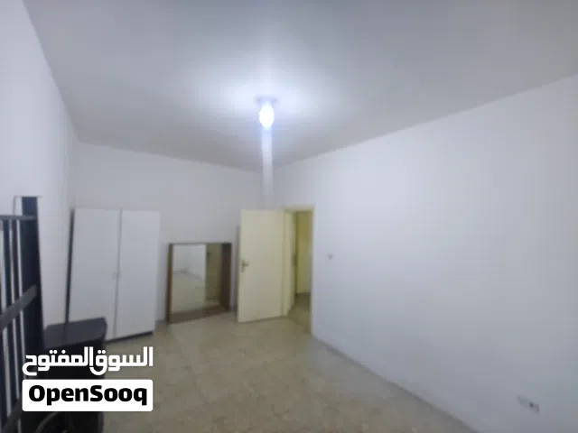 مطلوب شريك رائع غير مدخن نضيف يفضل طالب