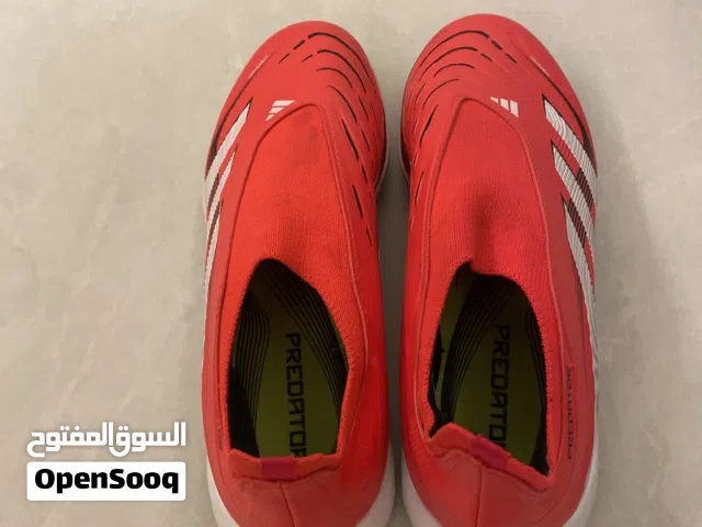 Kids football shoes ( predators )