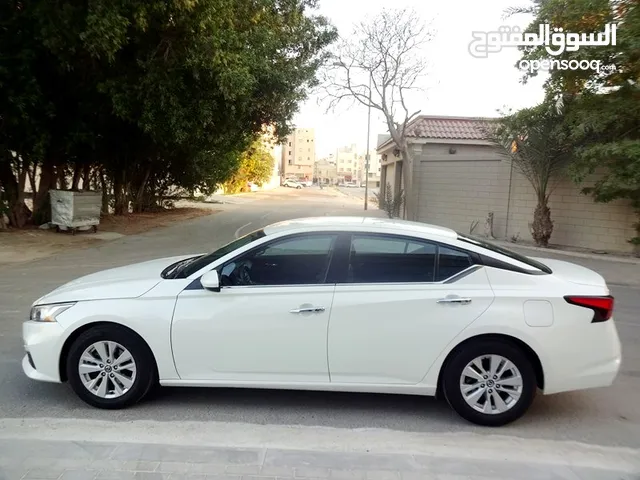 Nissan Altima Facelift Brand New Condition Fully Agency Service,Single Hand User Car For Sale!