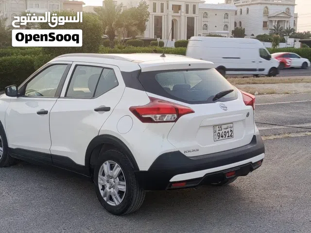 2015 ميتسوبيشي باجيرو GLS