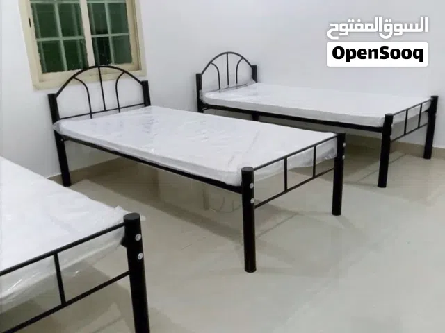 سراير حديد و متوفر مراتب عادية و سبرنق فندقيه