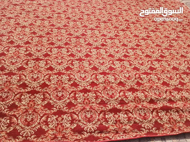 سجاد تركي اصلي مستعمل بحالة الوكاله مع ممر من نفس نوع السجادة .......