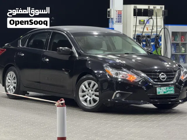نيسان ألتيما جاهزة للأستخدام وبسعر مناسب تم عمل سيرفس للسيارة نيسان التيما