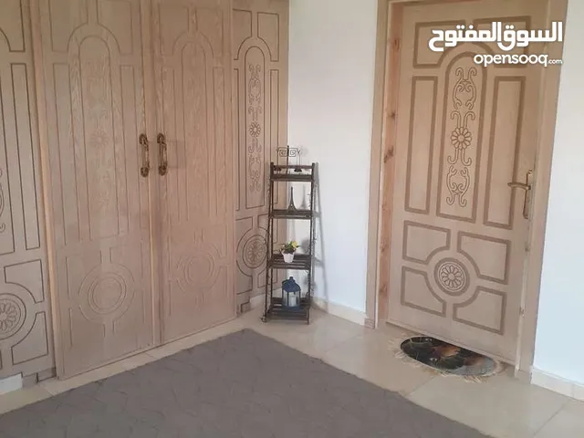 190 m2 4 Bedrooms Townhouse for Sale in Zarqa Al Sukhneh