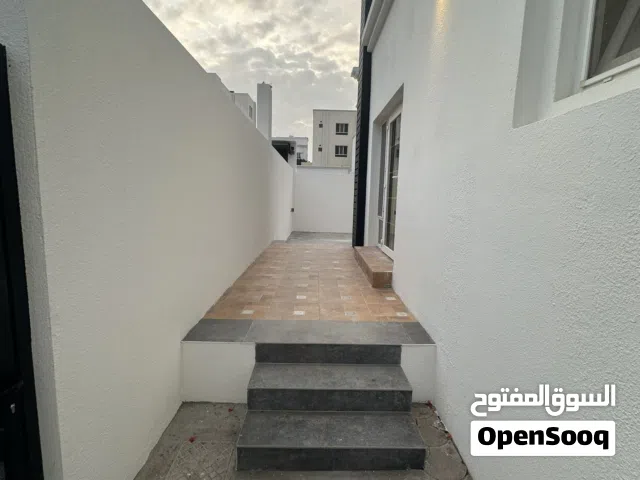 للإيجار فيلا راقية في مرتفعات الانصب