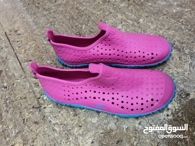 Decathlon kids swimming shoes 33-34