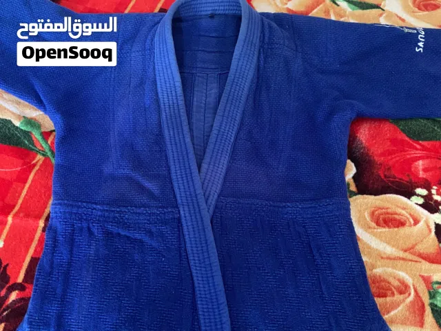 بدلة جودو زرقاء