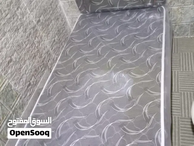 سرير للبيع