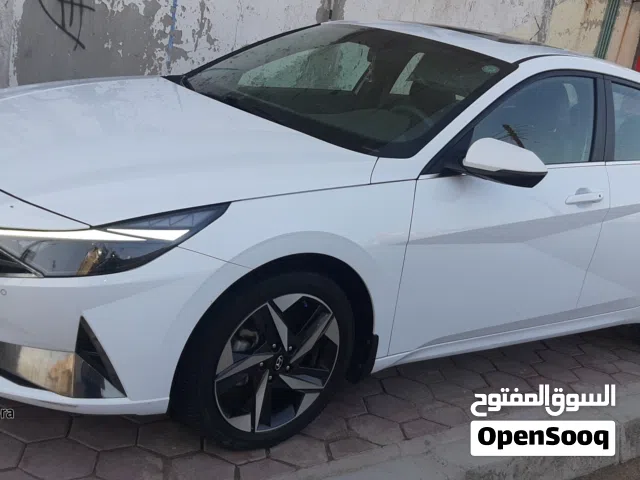2021 Hyundai Elantra Standard
