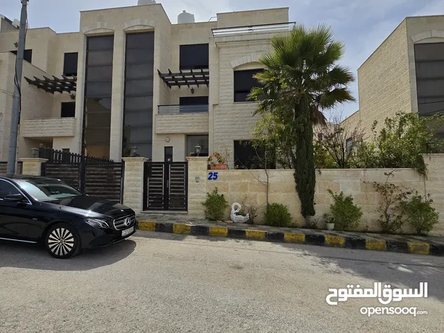 340m2 4 Bedrooms Townhouse for Sale in Amman Abu Al-Sous