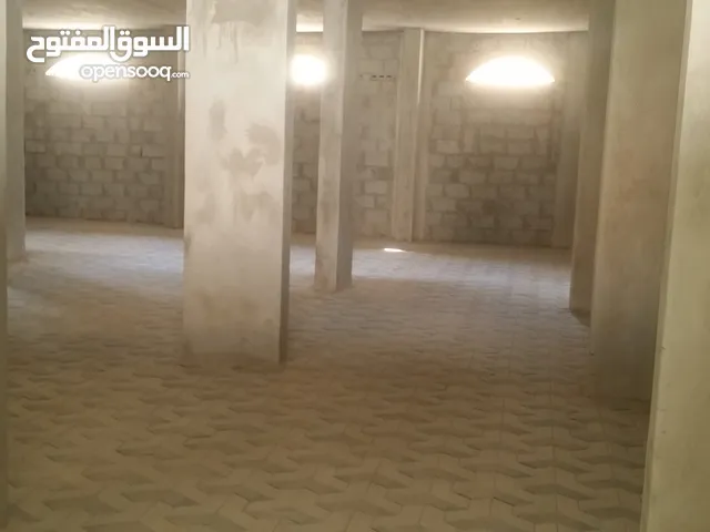 مخزن للإيجار