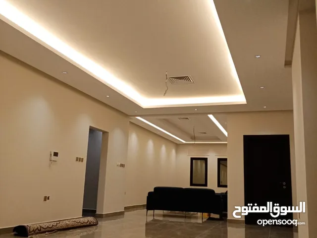 مقاول صباغ معلم الاصباغ والدهانات والديكوارات و3D وحل اي مشاكل الاصباغ خبره في الايطالي