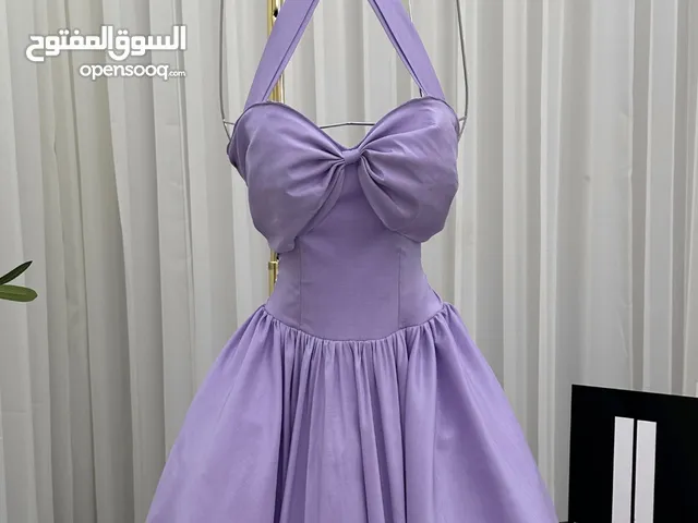 فساتين جديده وجوده عاليه لكل فستان سعر مختلف عن الثاني لدينا توصيل لجميع مناطق المملكه نسعد بتواصلكم