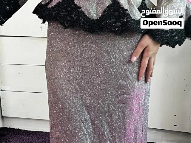 فستان ملبوس لبسة وحدة بلبس ميديوم او سمول زي الجديد بزبط