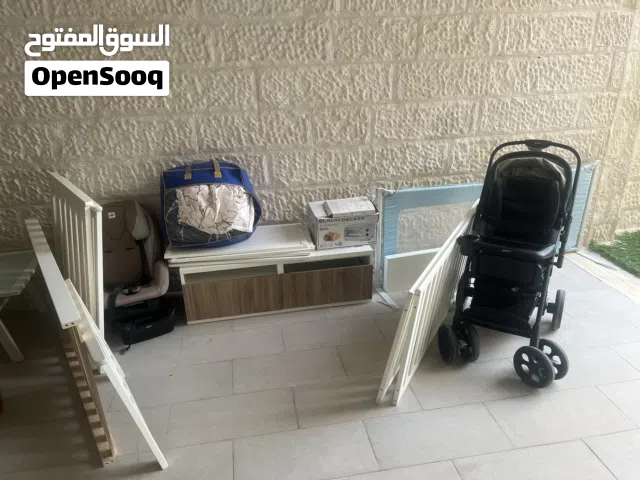 عرباية اطفال مع كرسي سيارة من روبنز