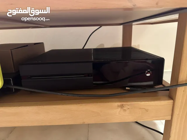 Xbox one like new condition with one controller (rb button broken) black color controller