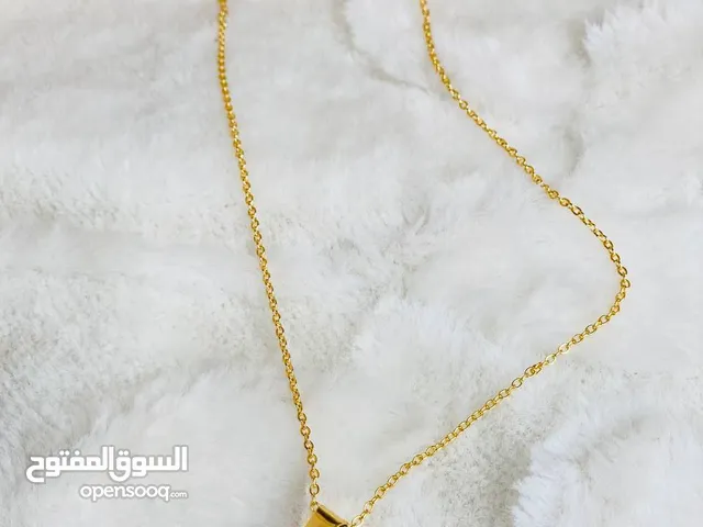 قلادة من الحجر الفيروزي تجنن بالبس نازكه احجز قبل نفاذ الكميه