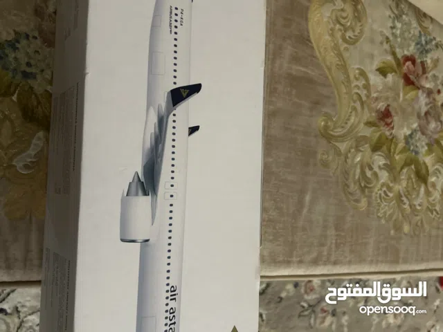 طائره صغيره للديكور من شركه طيران اير أستانا ب 1000 او للتبديل معه سكوتر جديد