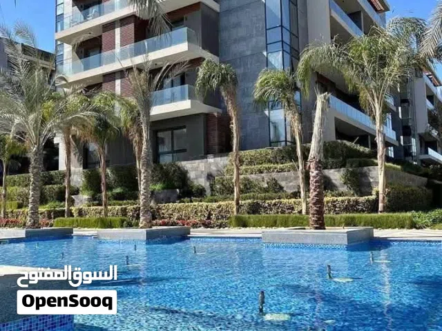 شقه للبيع  جاهزه للسكن الفوري ف كمبوند لافيستا باتيو ارو في   Golden square