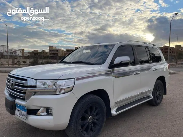 Used Toyota Land Cruiser in Cairo