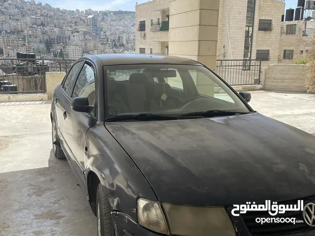 باسات 98 لون كحلي 1800 بنزين جير عادي