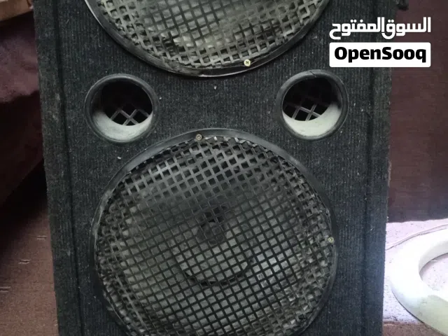 يوجد سماعه حفلات