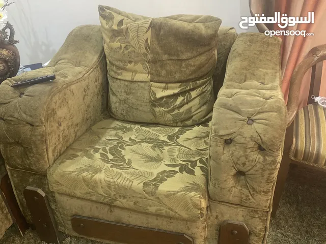 طقم كنب تفصيلاللون اخضر عفني
