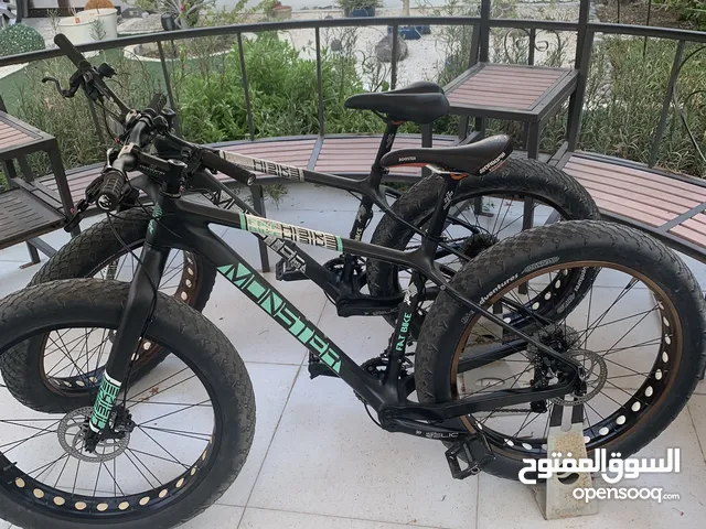2 lightweight HI-BIKE fatbike bicycles excellent for mountains all terrain and performance