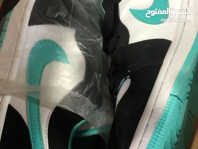 41 Sport Shoes in Kuwait City