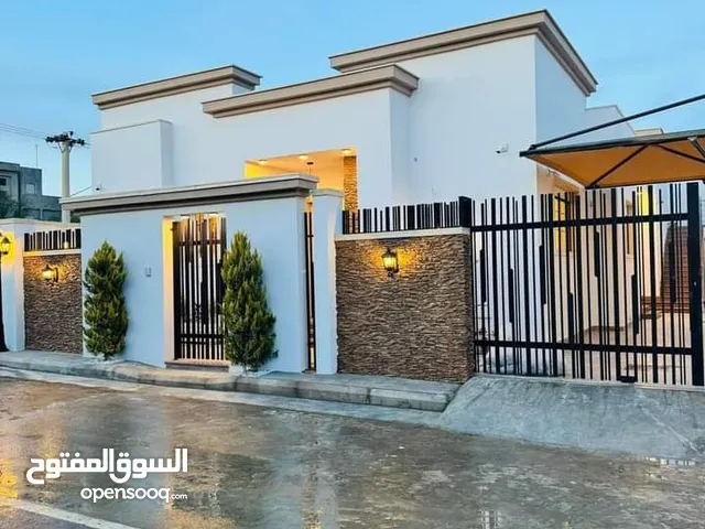185 m2 5 Bedrooms Townhouse for Sale in Tripoli Ain Zara