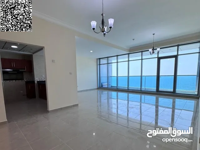 غرفتين و صالة مع غرفة غسيل باطلالة كاملة ع كورنيش عجمان مع 3 باركن خاص و تراس خاص