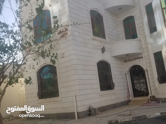 10 m2 5 Bedrooms Villa for Rent in Sana'a Asbahi
