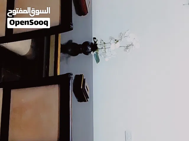 طاولة سفرة 8كراسي وبيرو