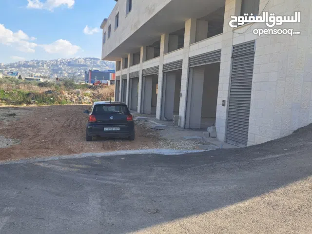 مخازن للايجار في موقع مميز