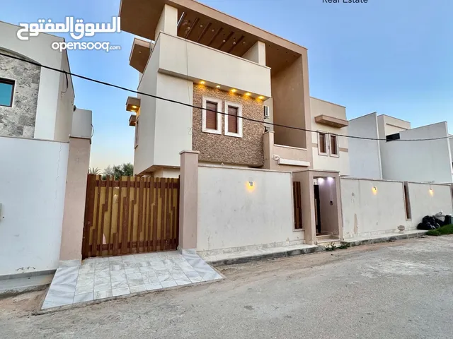 فيلا سكنية / خدمية بالاتاث للايجار