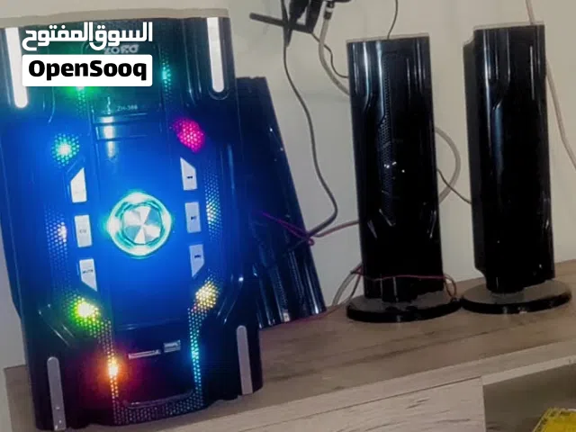 منظومة ومعها 3مضخمات او سبيكرات شبه جديده صوتها قوي  ترتبط بلنوت وفلاش مفيهاش ولاعيب