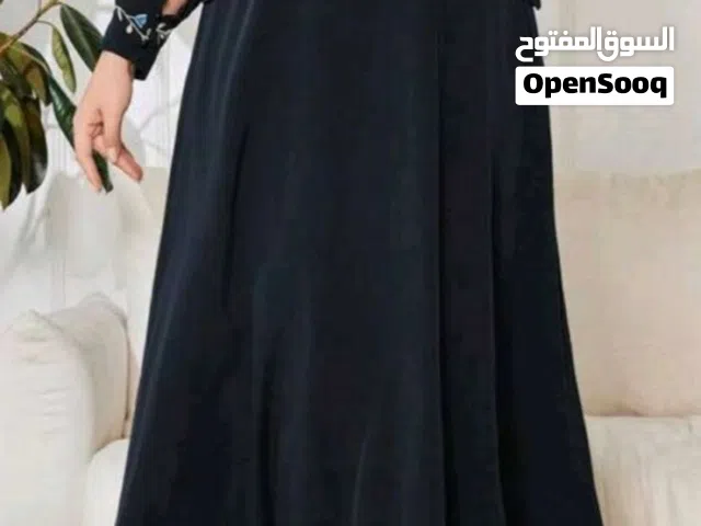 فستان جديد للبيع بسعر مغري