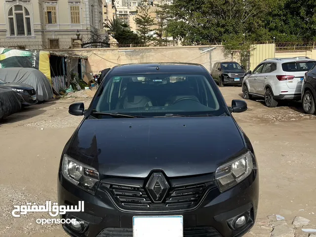Renault Sandero  in Alexandria