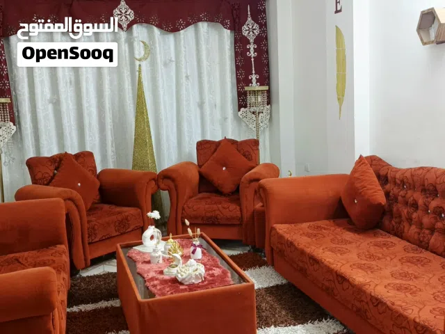 طقم كنب مع اكسسوارت للبيع