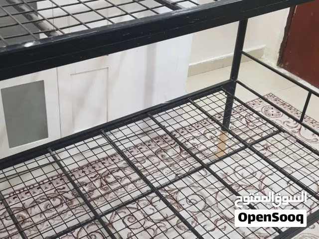 سرير حديد دورين للبيع بالجهراء