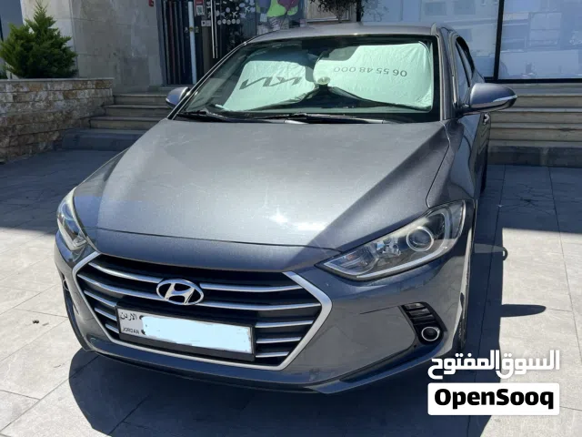 2018 هيونداي افانتي Standard