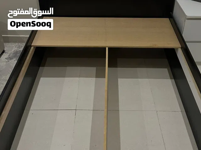سرير للبيع نفر ونص