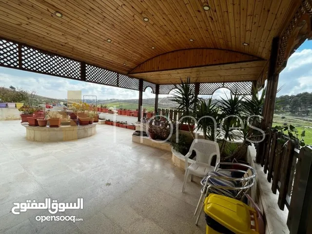 660 m2 3 Bedrooms Villa for Sale in Amman Naour