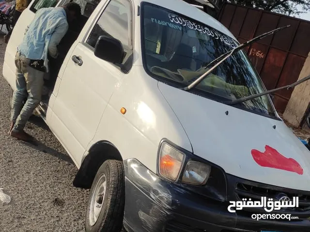 Used Toyota Venza in Taiz