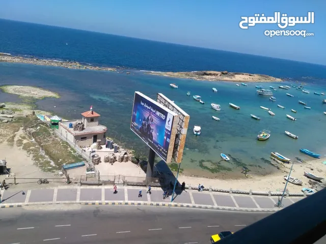 ع البحر مباشره فيو اسطوري للبحر مكيفه متاحه الان مطبخ كامل وسط جميع الخدمات والمطاعم من المالك