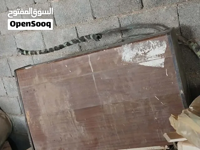 مكيف 24 قطعتنين شغال يبي صيانه بسيطه