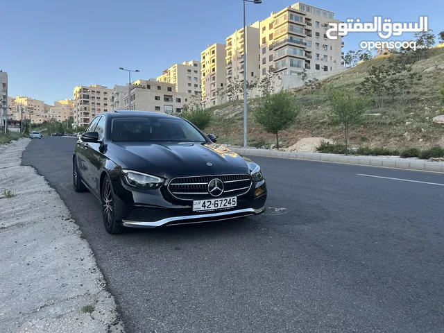 مرسيدس E200 افنجارد موديل 2021 لون اسود وارد وصيانه الوكاله فحص كامل فل كامل مع فتحه