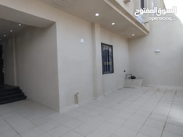180 m2 5 Bedrooms Villa for Rent in Mecca Waly Al Ahd